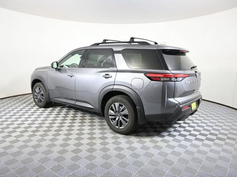Used 2024 Nissan Pathfinder SV w/ SV Premium Package AWD/4WD image 4