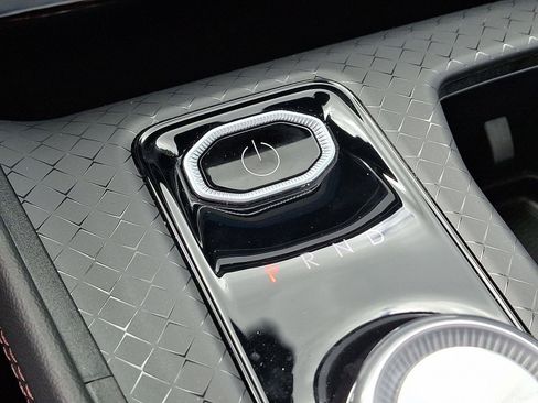 Used 2025 Jeep Wagoneer S Limited image 15