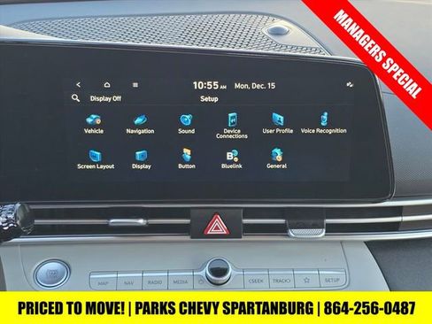 Used 2023 Hyundai Elantra Limited w/ Preferred Accessory Package image 30