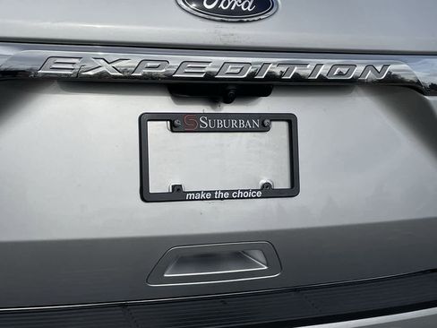 Used 2019 Ford Expedition XLT image 38