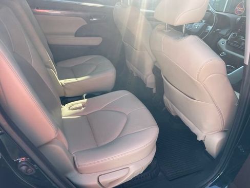 Used 2020 Toyota Highlander Limited AWD/4WD image 31