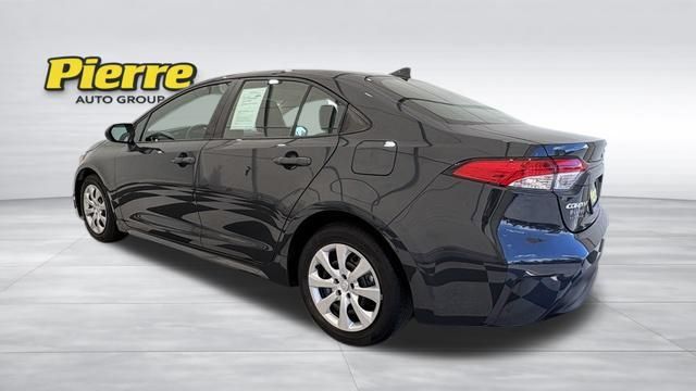 Used 2024 Toyota Corolla LE FWD image 2