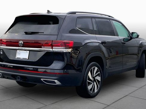 Used 2025 Volkswagen Atlas SE FWD image 12