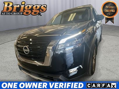 Used 2025 Nissan Pathfinder SL