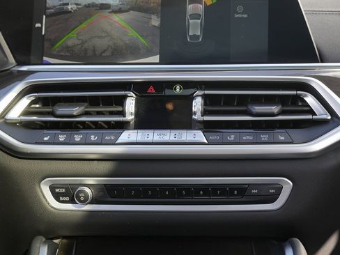 Used 2022 BMW X6 xDrive40i w/ M Sport Package image 45