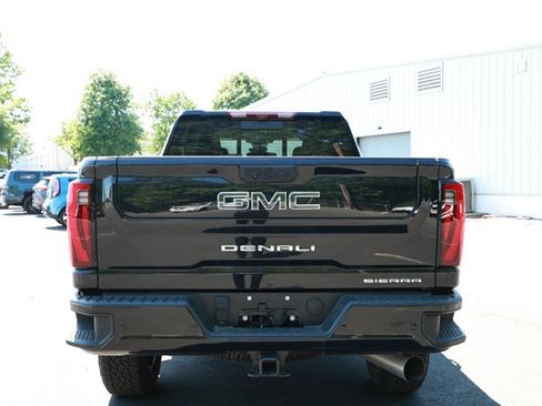 Used 2025 GMC Sierra 2500 Denali Ultimate w/ Max Trailering Package AWD/4WD image 4