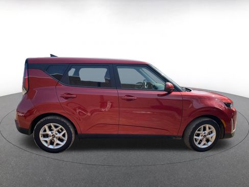 Used 2025 Kia Soul LX w/ LX Technology Package image 11