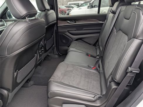 New 2026 Jeep Grand Cherokee L Laredo Altitude image 11