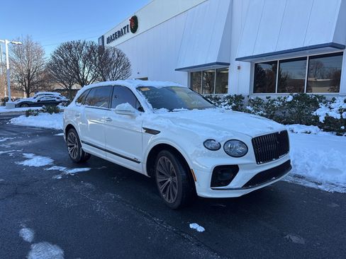 Certified 2023 Bentley Bentayga Extended Wheelbase image 1