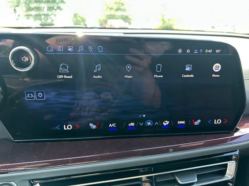 New 2026 Chevrolet Traverse Z71 w/ Enhanced Driving Package AWD/4WD image 49