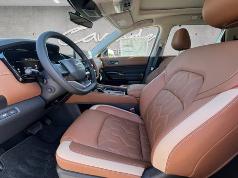 New 2026 Nissan Pathfinder Platinum FWD image 20