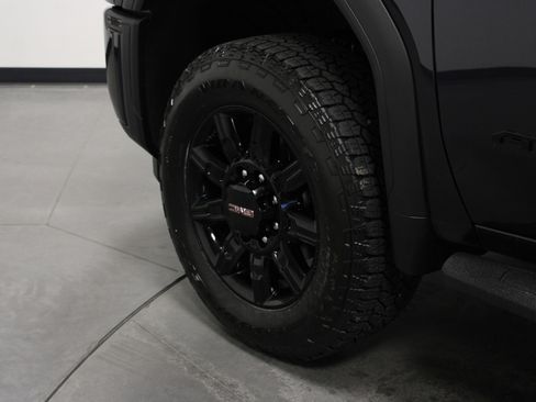 New 2026 GMC Sierra 2500 AT4 w/ AT4 Premium Plus Package AWD/4WD image 10