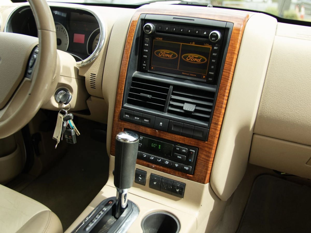 Used 2010 Ford Explorer Eddie Bauer RWD image 32