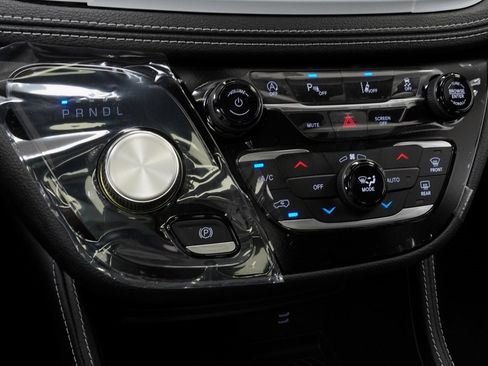 New 2026 Chrysler Pacifica Limited w/ S Appearance Package image 25