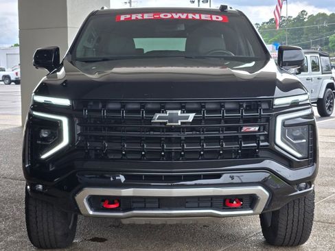 Used 2025 Chevrolet Suburban Z71 AWD/4WD image 6