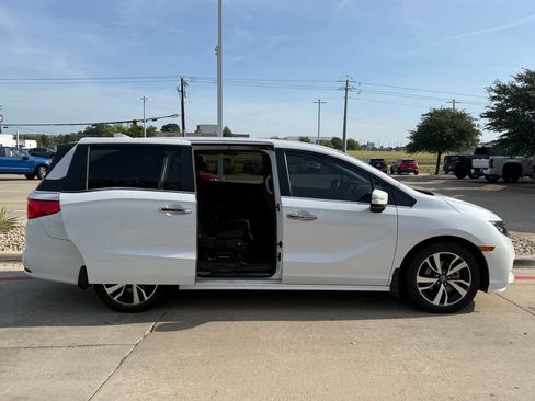 Used 2024 Honda Odyssey Touring image 10