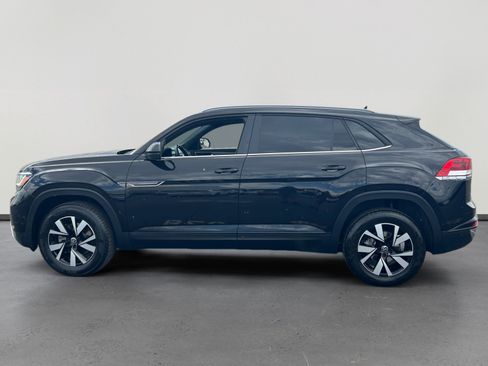 Used 2020 Volkswagen Atlas Cross Sport SE FWD image 2