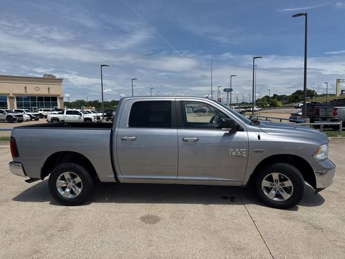 Used 2020 RAM 1500 Classic SLT w/ Luxury Group AWD/4WD image 17