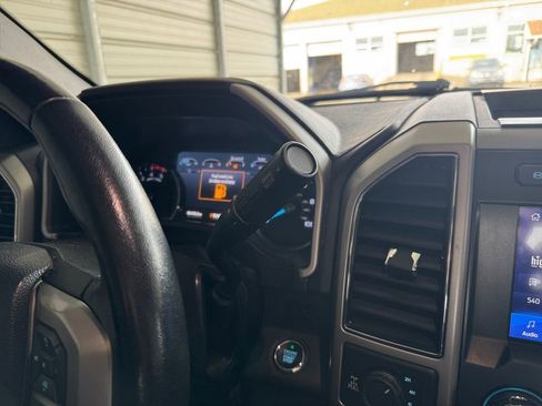 Used 2021 Ford F350 Lariat w/ Tremor Off-Road Package image 21