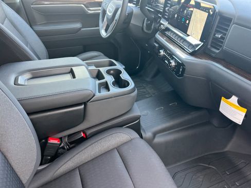 New 2025 GMC Sierra 1500 SLE image 14