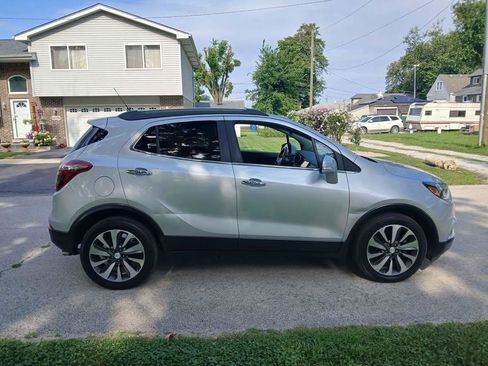 Used 2018 Buick Encore Essence FWD image 5