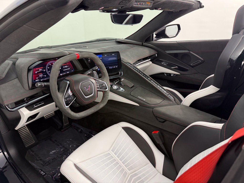 Used 2023 Chevrolet Corvette Stingray Premium Conv w/ Z51 Performance Package RWD image 20
