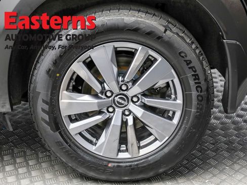 Used 2024 Nissan Pathfinder S image 8