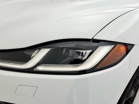 Certified 2025 Jaguar F-PACE R-Dynamic S image 31