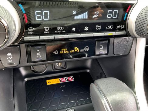 Used 2025 Toyota RAV4 XSE AWD/4WD image 33