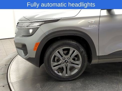 Used 2023 Kia Seltos LX image 11