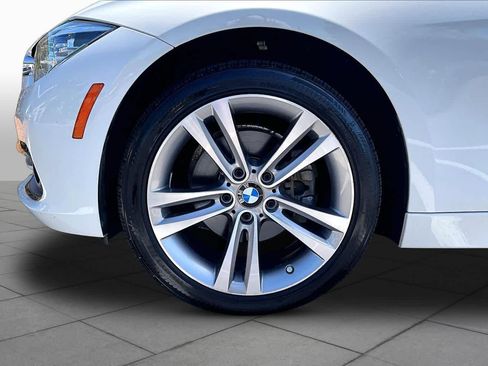 Used 2019 BMW 330i xDrive Wagon w/ Premium Package image 11