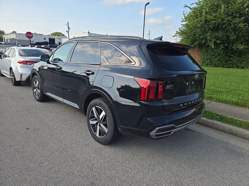 Used 2021 Kia Sorento S w/ Panoramic Sunroof Package FWD image 4
