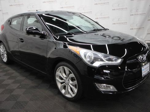 Used 2015 Hyundai Veloster w/ Option Group 02 FWD image 10