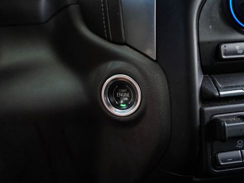 Used 2019 Chevrolet Silverado 1500 LT Trail Boss w/ Convenience Package AWD/4WD image 30