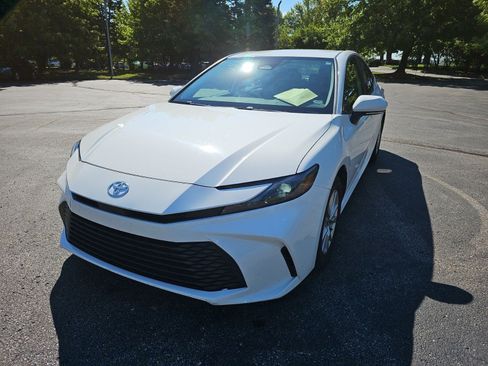 Used 2025 Toyota Camry LE FWD image 2