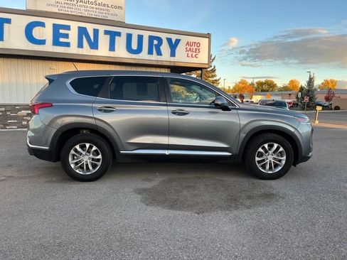 Used 2019 Hyundai Santa Fe SE FWD image 16