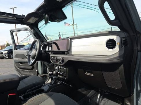 Used 2025 Jeep Wrangler Unlimited Sahara w/ Safety Group image 47