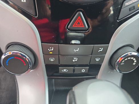 Used 2014 Chevrolet Cruze LT image 25