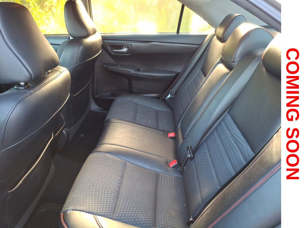 Used 2015 Toyota Camry SE FWD image 11