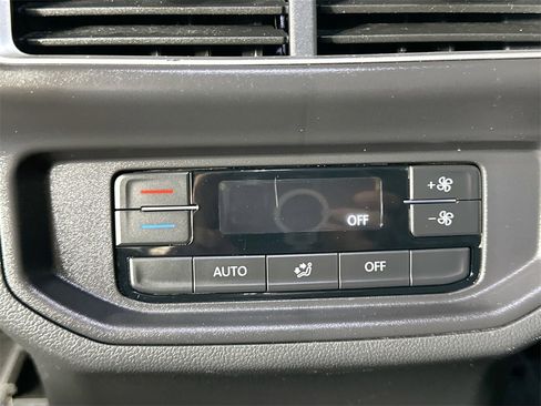 Used 2025 Volkswagen Atlas SE image 25