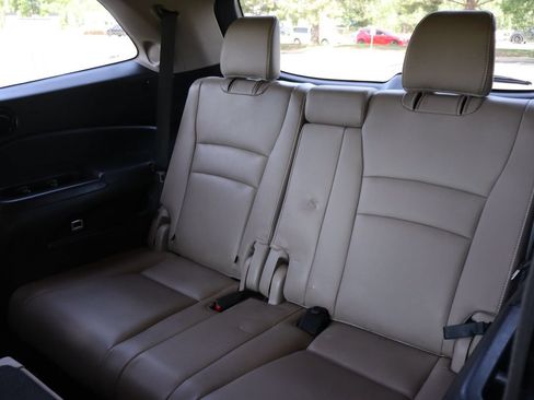 Used 2016 Honda Pilot Touring image 21