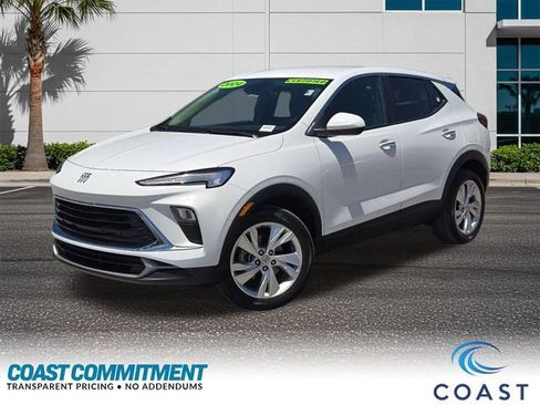 Used 2024 Buick Encore GX Preferred w/ Comfort Package image 1