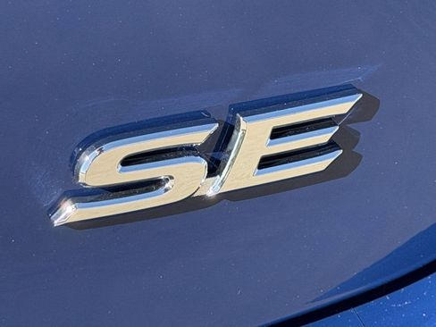 Used 2026 Toyota Camry SE w/ Convenience Package FWD image 11