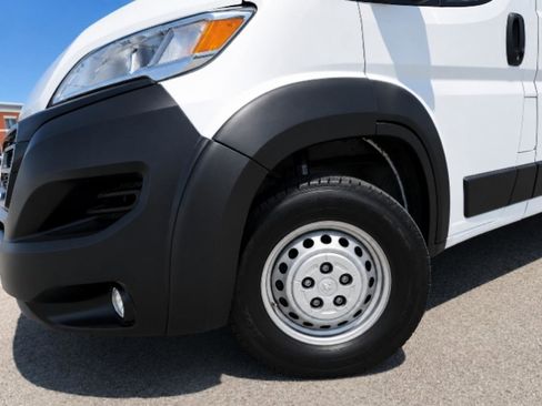 Used 2024 RAM ProMaster 2500 w/ Convenience Group FWD image 7