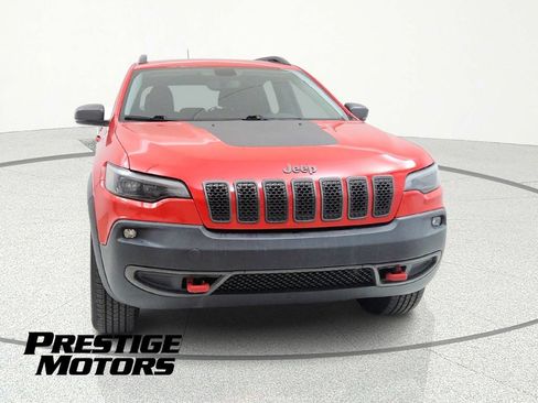 Used 2019 Jeep Cherokee Trailhawk w/ Cold Weather Group AWD/4WD image 2