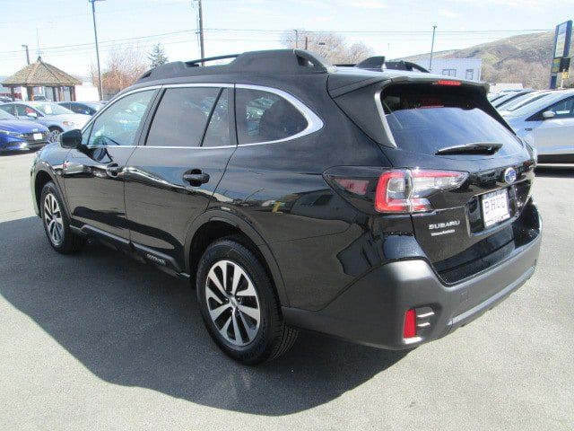 Used 2022 Subaru Outback Premium AWD/4WD image 4
