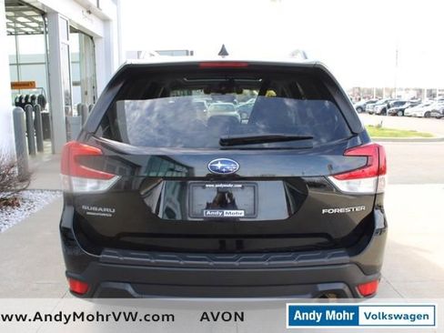 Used 2019 Subaru Forester Premium image 10