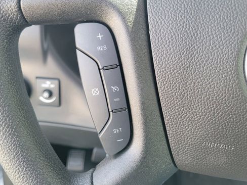 New 2026 Chevrolet Express 3500 Extended RWD image 5