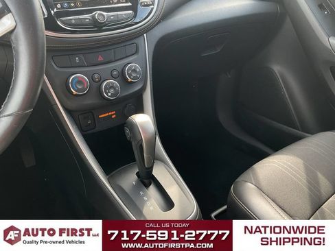 Used 2018 Chevrolet Trax LT w/ LT Convenience Package AWD/4WD image 22
