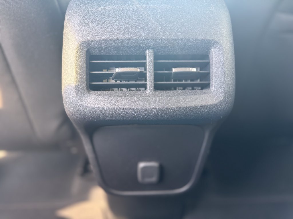 Used 2018 Chevrolet Equinox LT AWD/4WD image 18